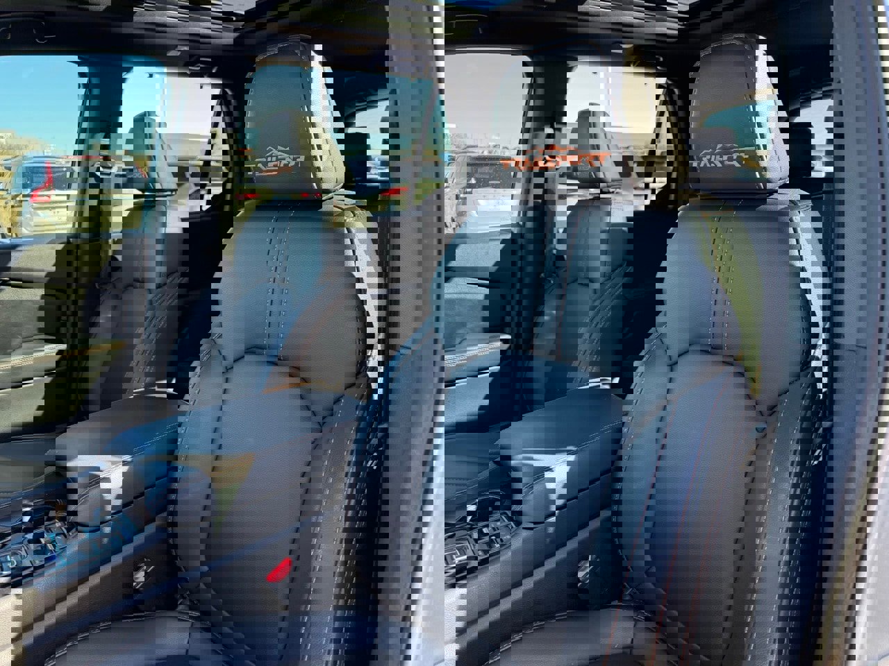 Used 2025 Honda Pilot TrailSport image 10