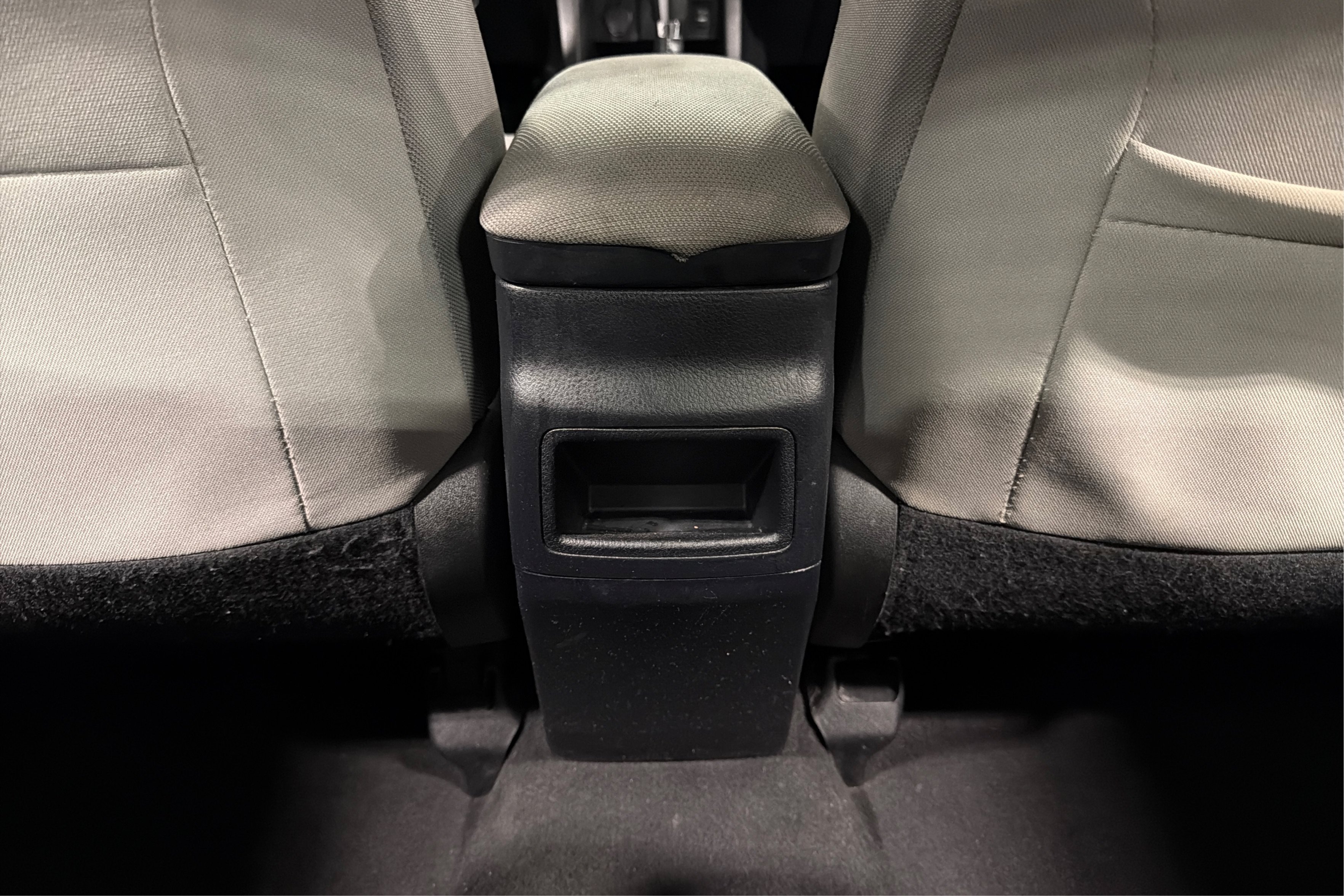 Used 2018 Toyota Corolla LE FWD image 33
