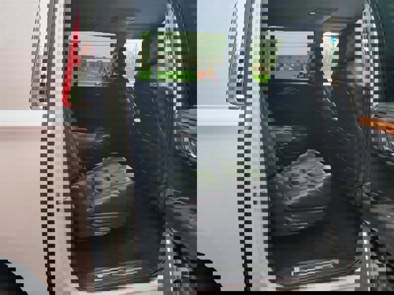 Used 2016 Cadillac Escalade ESV Premium AWD/4WD image 13