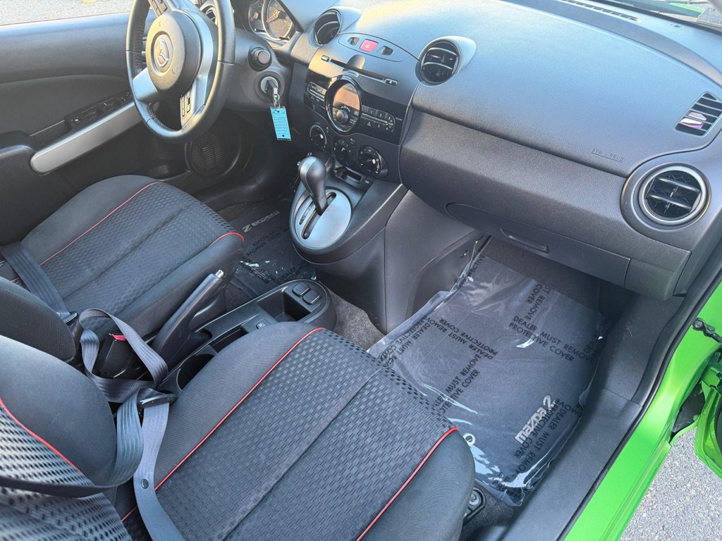 Used 2013 MAZDA MAZDA2 Touring FWD image 10