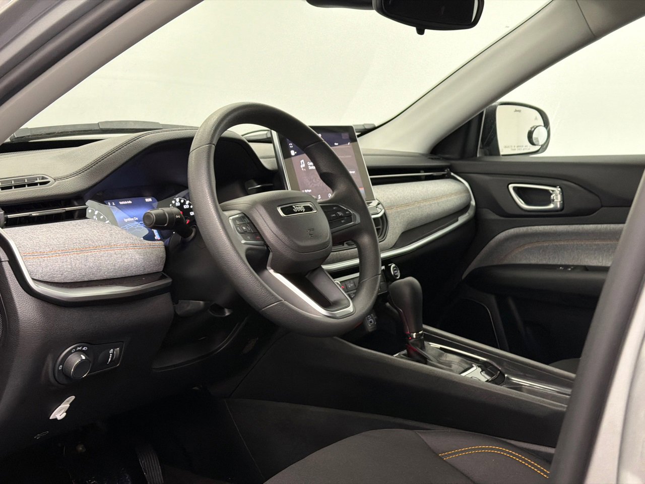 Used 2022 Jeep Compass Sport image 14