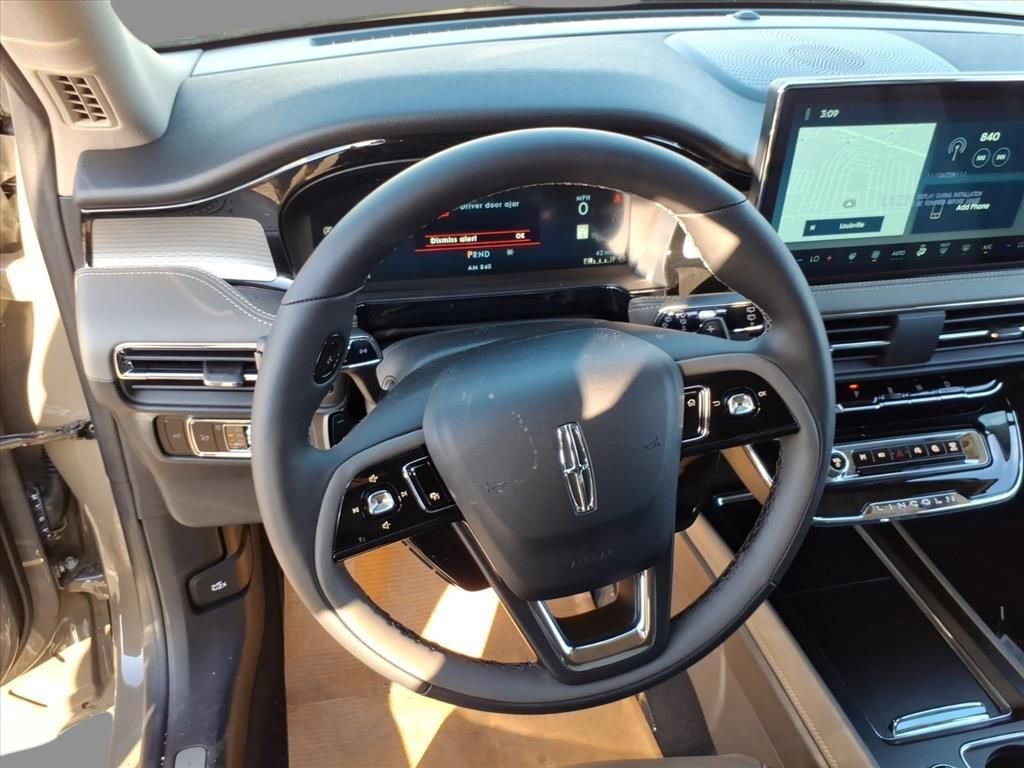 New 2026 Lincoln Corsair Premiere image 21