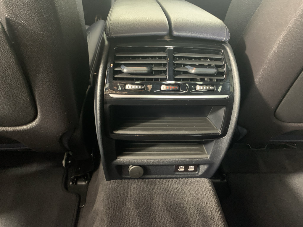 Used 2020 BMW 530i xDrive w/ M Sport Package AWD/4WD image 33