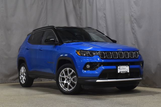 Used 2025 Jeep Compass Limited AWD/4WD image 1