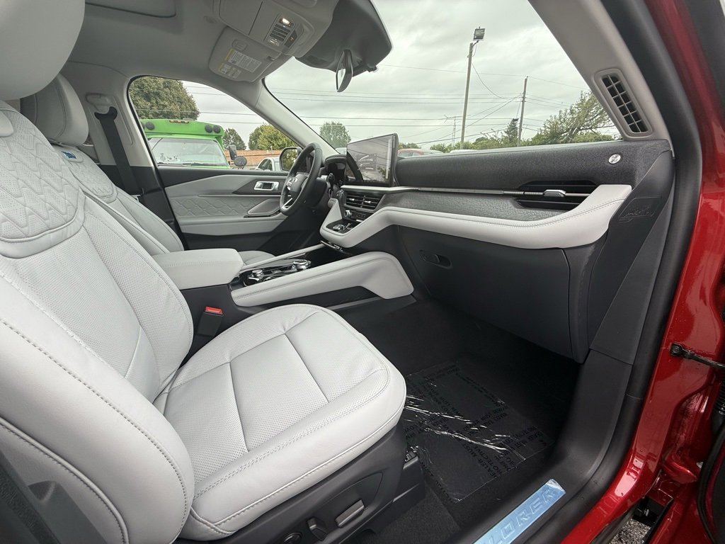 New 2025 Ford Explorer Platinum image 27