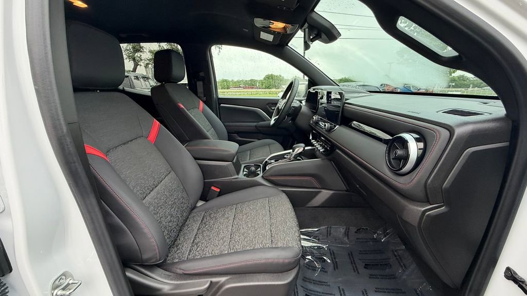 Used 2024 Chevrolet Colorado Z71 w/ Z71 Convenience Package 2 image 38