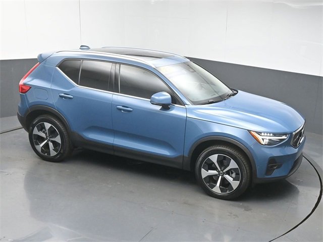 Used 2024 Volvo XC40 B5 Plus w/ Protection Package Premier image 42