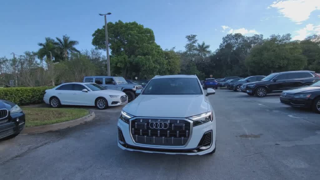 Certified 2025 Audi Q7 3.0T Premium Plus w/ Premium Plus Package AWD/4WD image 3