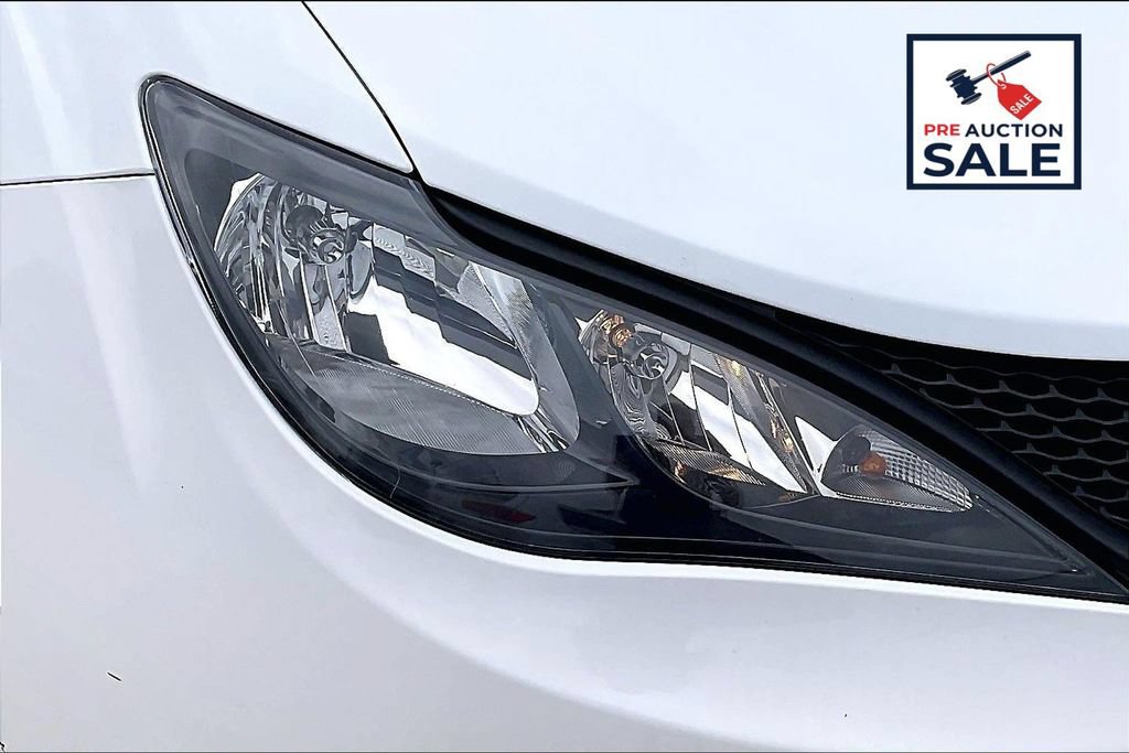 Used 2023 Chrysler Voyager LX FWD image 28