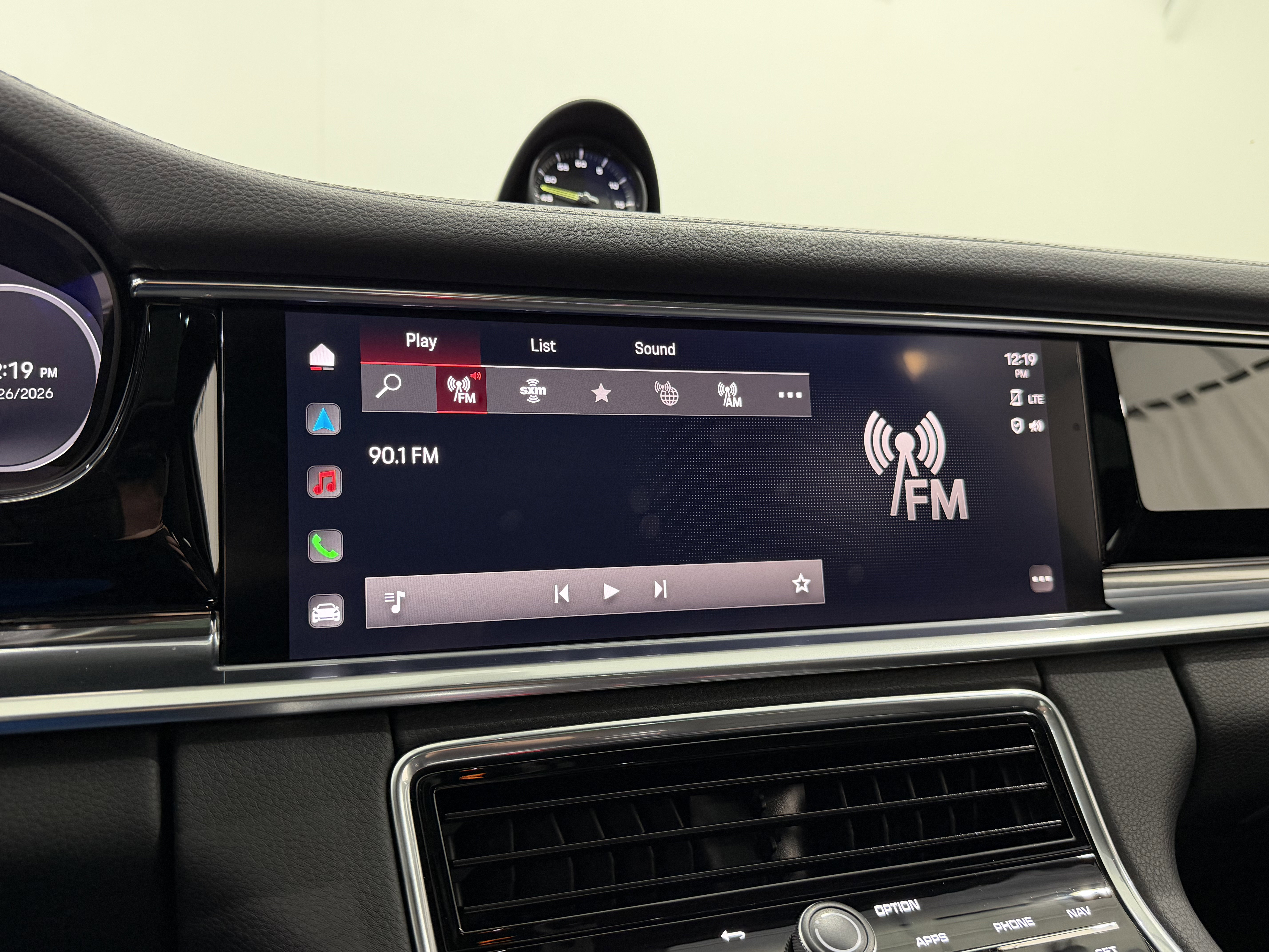 Certified 2023 Porsche Panamera 4 image 41