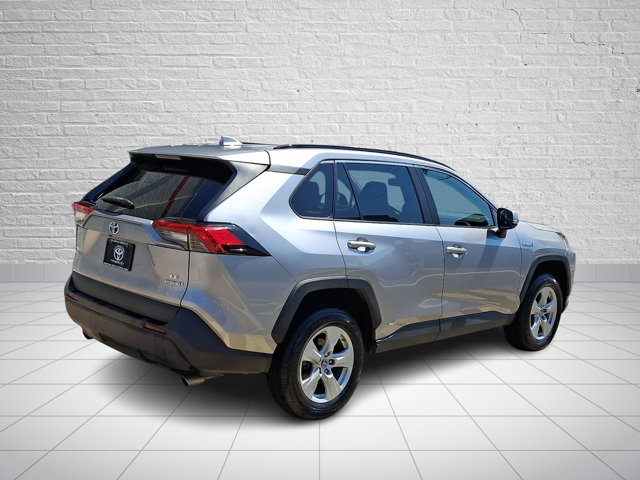 Used 2021 Toyota RAV4 LE AWD/4WD image 6