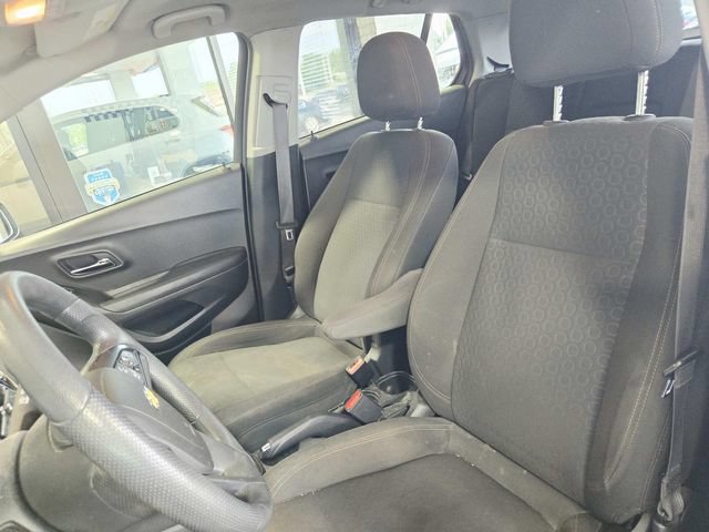 Used 2020 Chevrolet Trax LS w/ Tint and Cruise Package FWD image 7