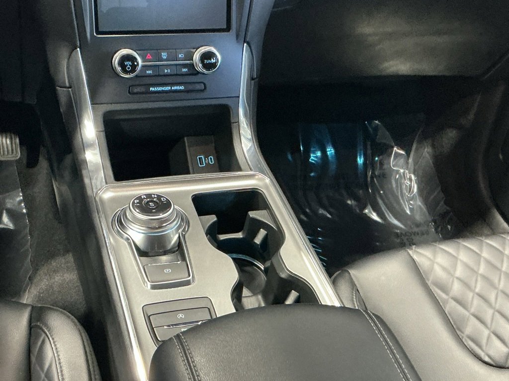 Used 2024 Ford Edge Titanium image 19