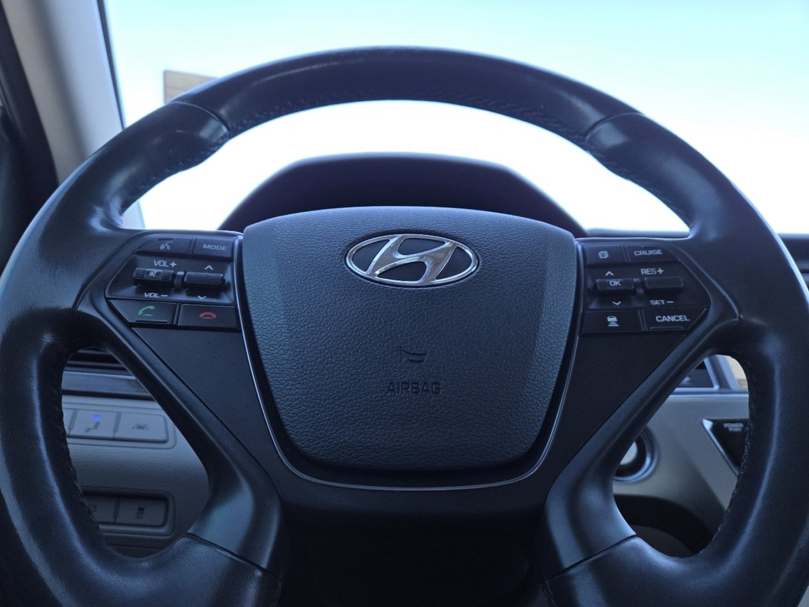 Used 2016 Hyundai Sonata Limited w/ Option Group 02 image 25