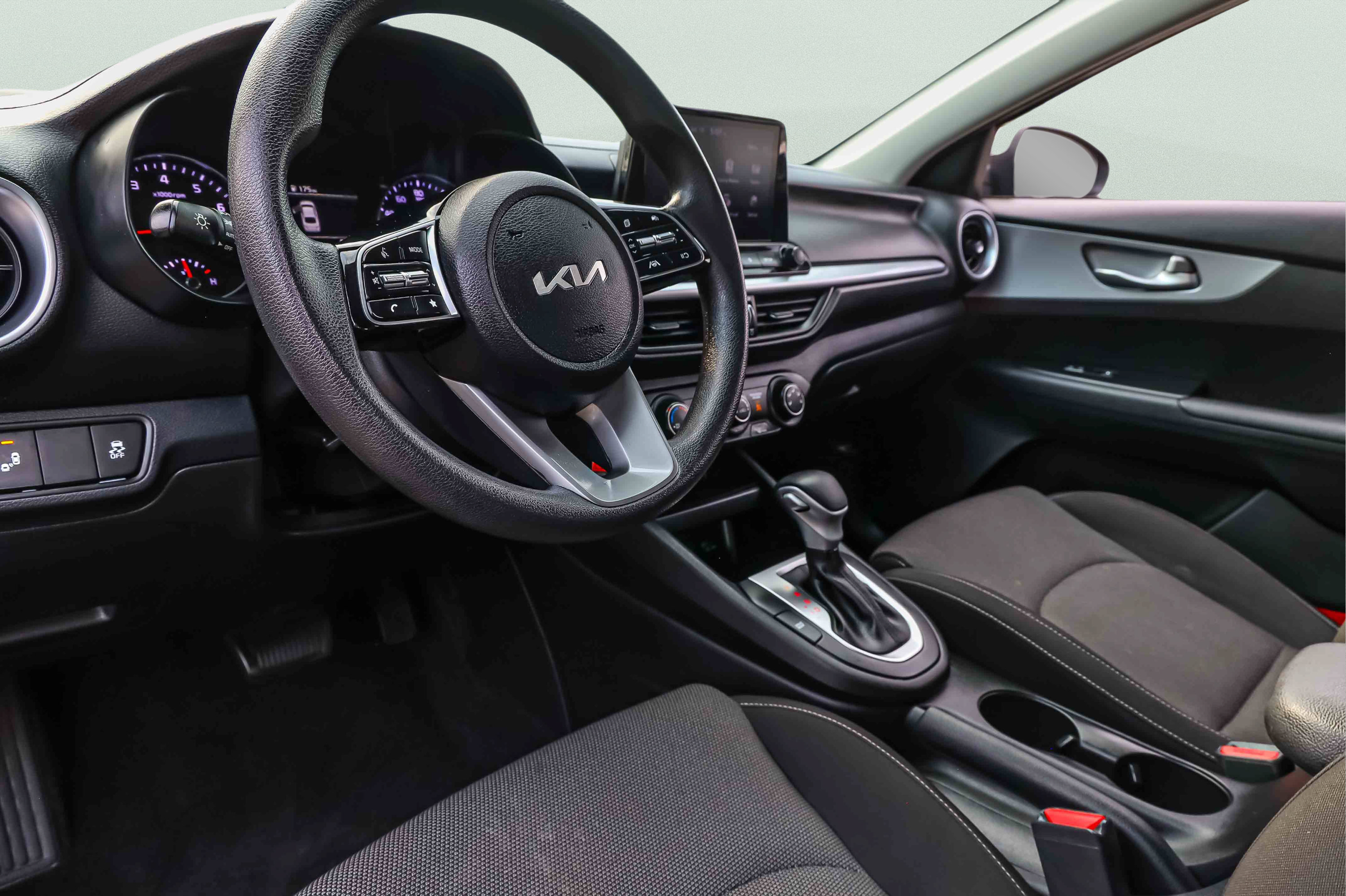 Certified 2023 Kia Forte LXS w/ LXS Technology Package FWD image 7