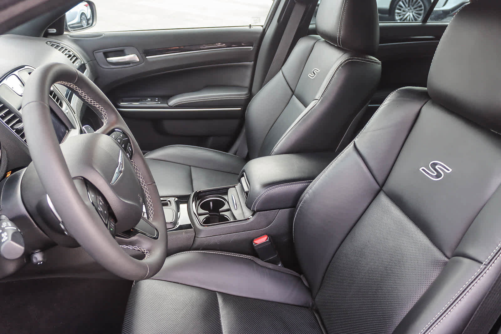 Used 2022 Chrysler 300 S w/ Comfort Group image 16