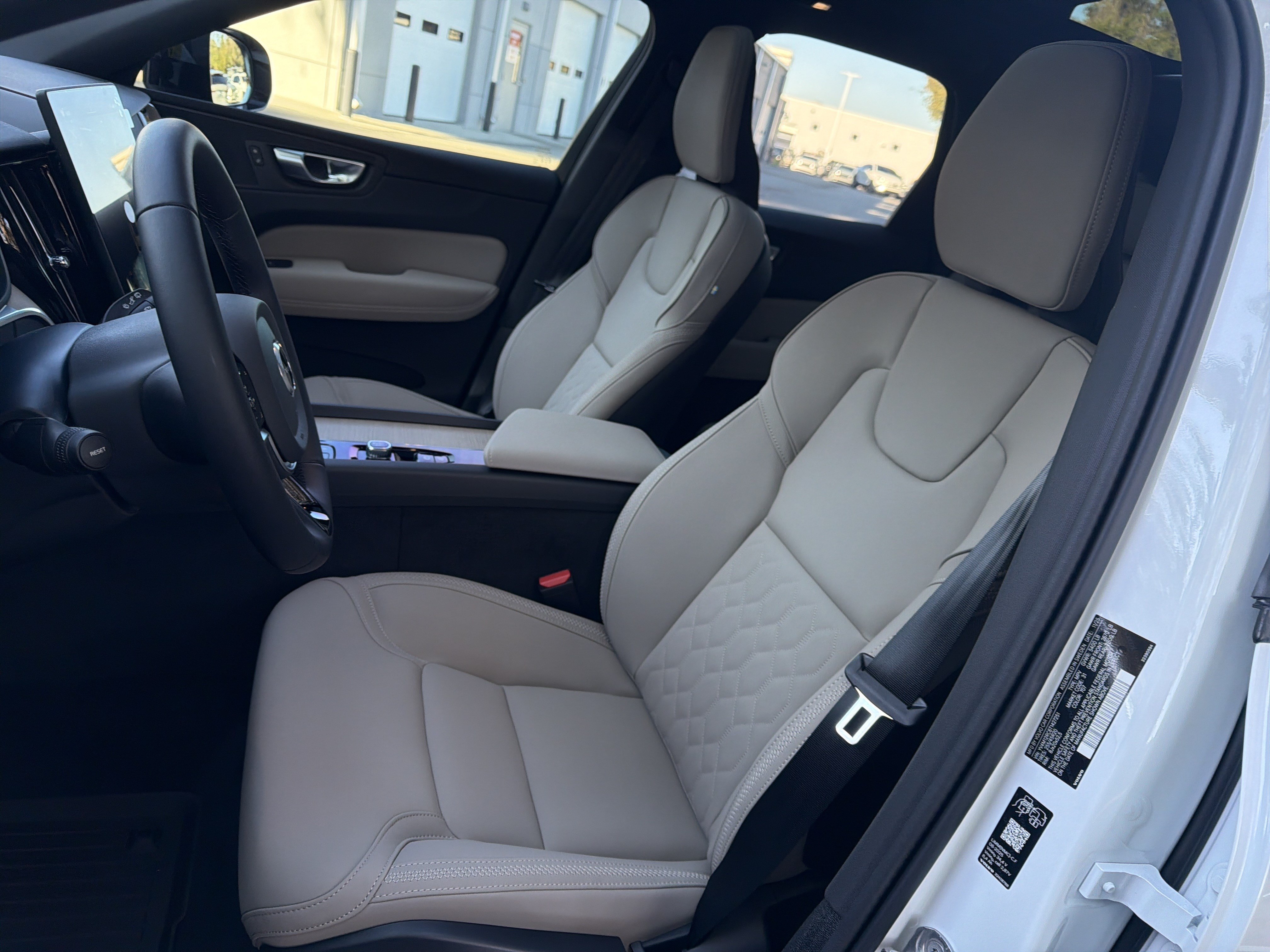 Used 2026 Volvo XC60 B5 Plus w/ Protection Package Premier AWD/4WD image 15