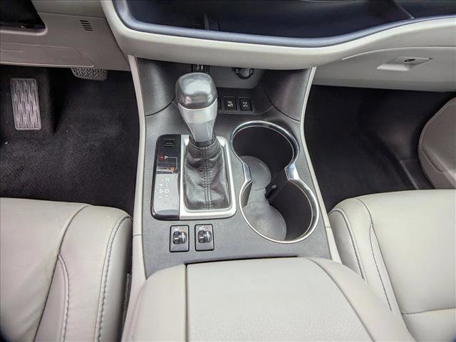 Used 2016 Toyota Highlander XLE image 24