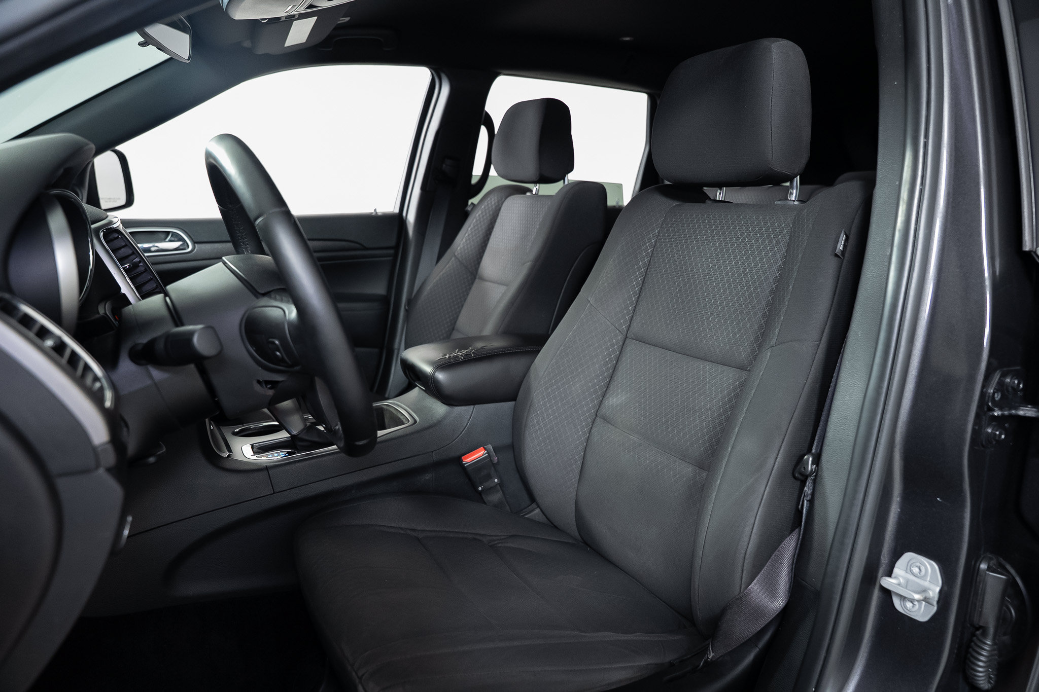 Used 2018 Jeep Grand Cherokee Laredo RWD image 22