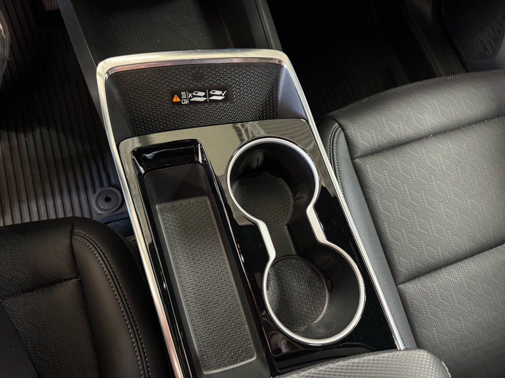 Used 2025 Chevrolet Equinox LT w/ Convenience Package II image 21