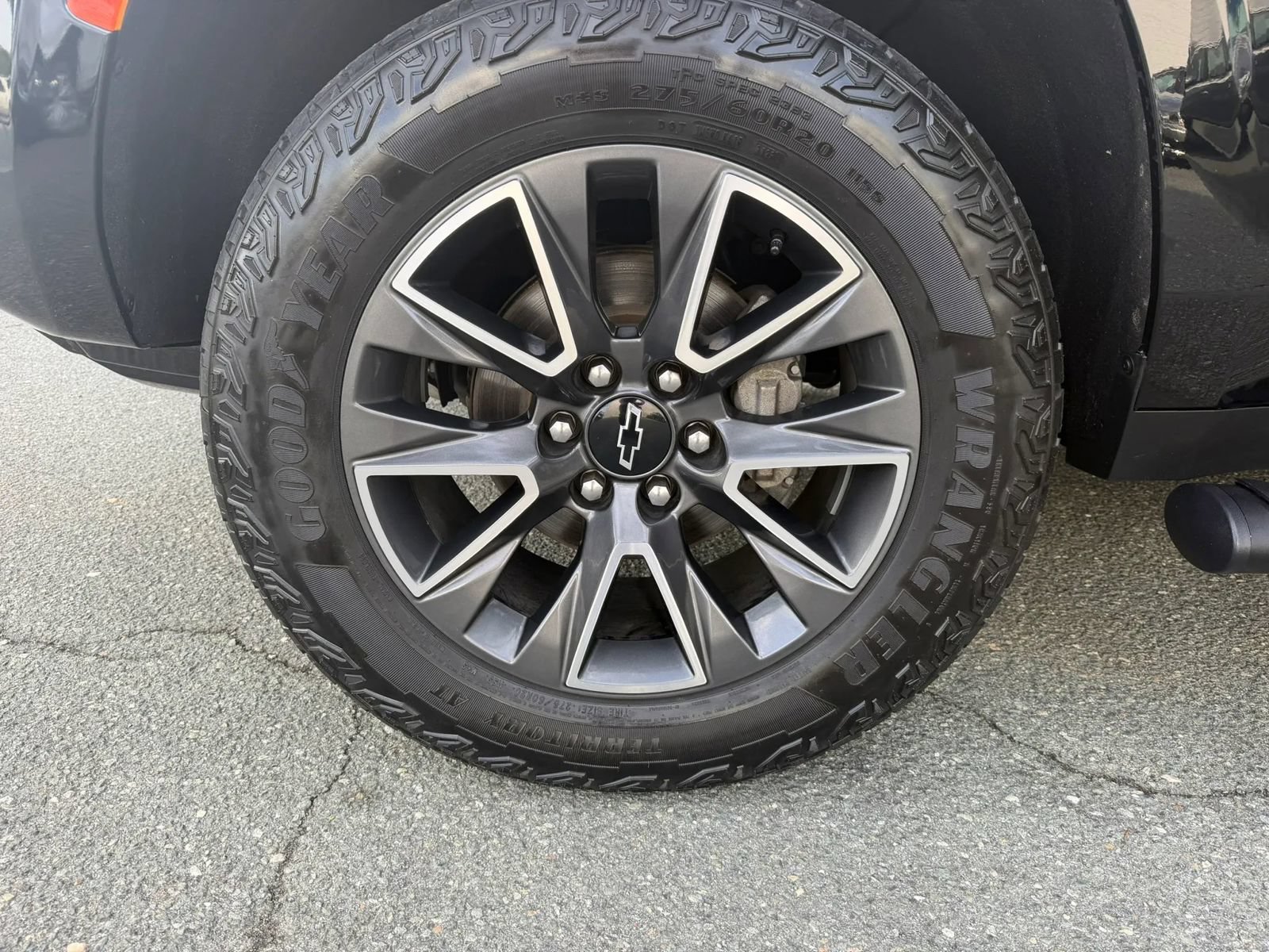 Used 2023 Chevrolet Tahoe Z71 w/ Luxury Package AWD/4WD image 21