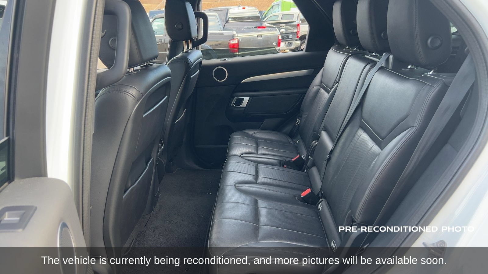 Used 2020 Land Rover Discovery Landmark AWD/4WD image 12