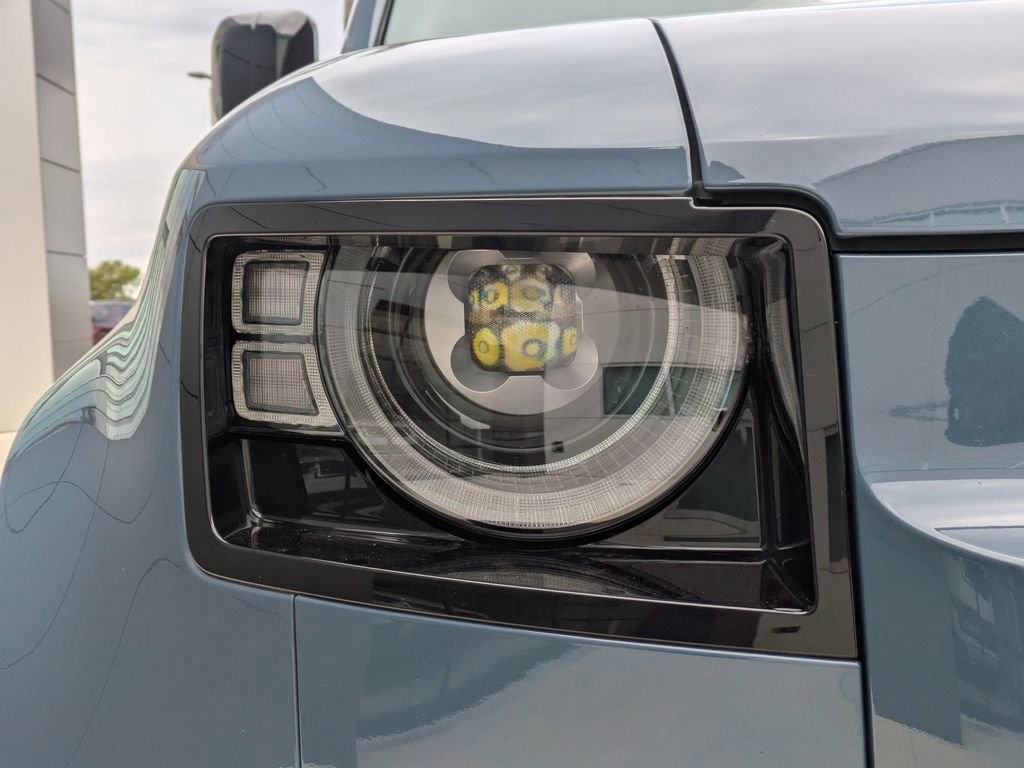 Used 2025 Land Rover Defender 110 S image 11