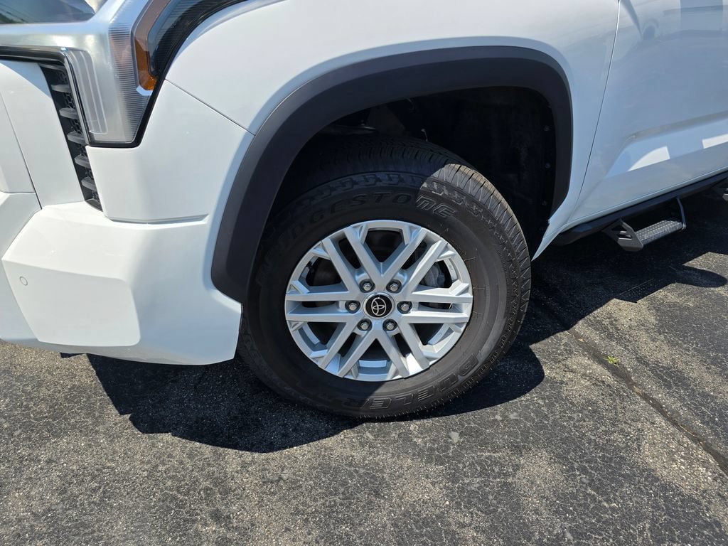 Used 2023 Toyota Tundra SR5 w/ SR5 Convenience Package AWD/4WD image 2