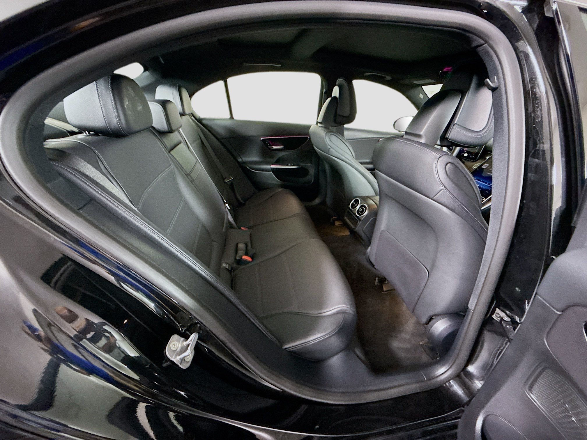 Used 2026 Mercedes-Benz C 300 Sedan image 26
