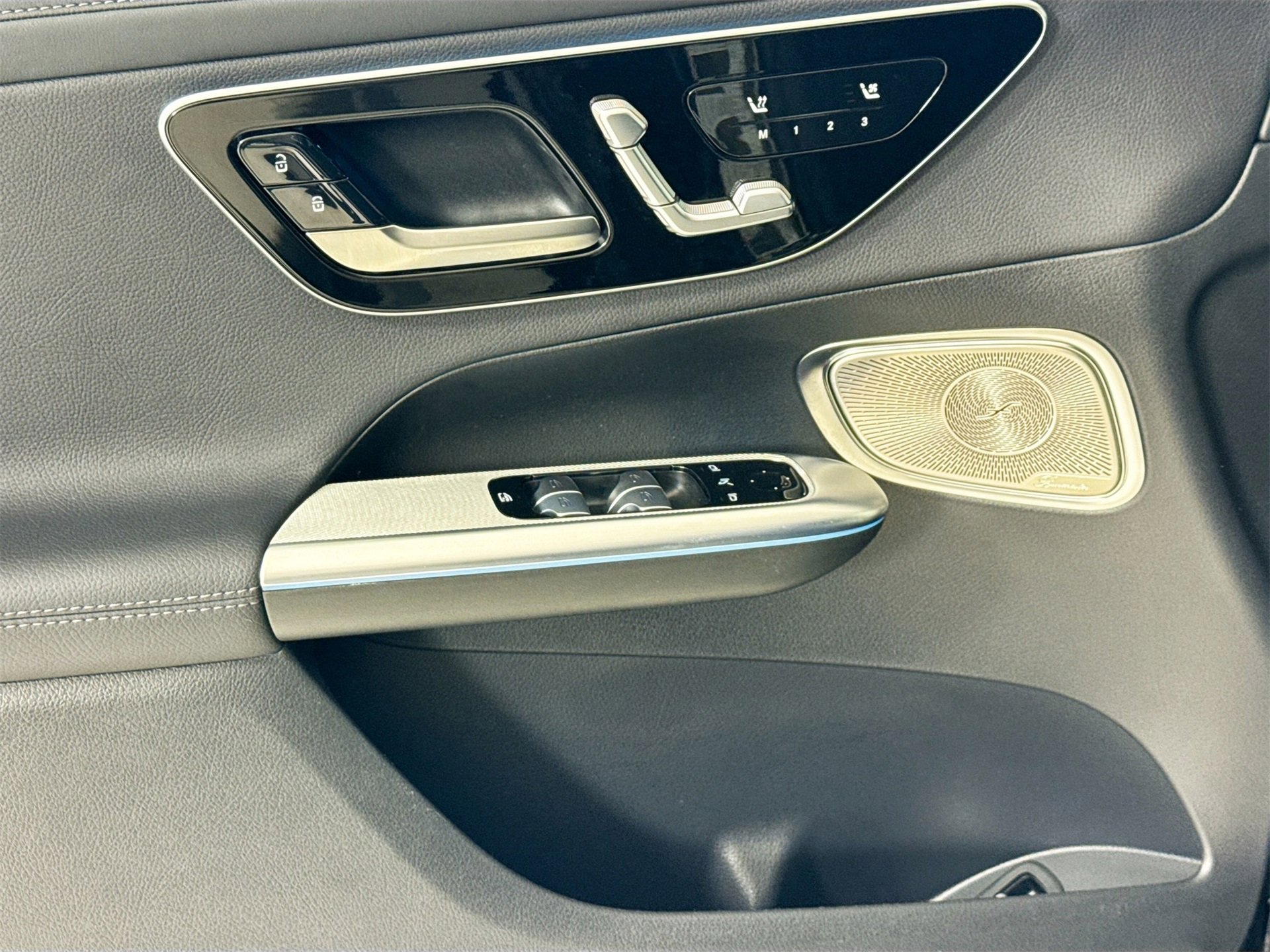 Certified 2025 Mercedes-Benz GLC 300 image 19
