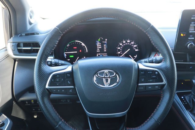 Used 2022 Toyota Sienna XSE w/ XSE Plus Package image 25