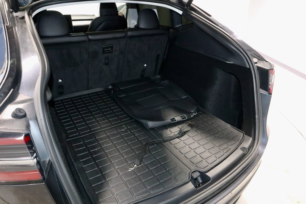 Used 2025 Tesla Model Y Long Range image 13