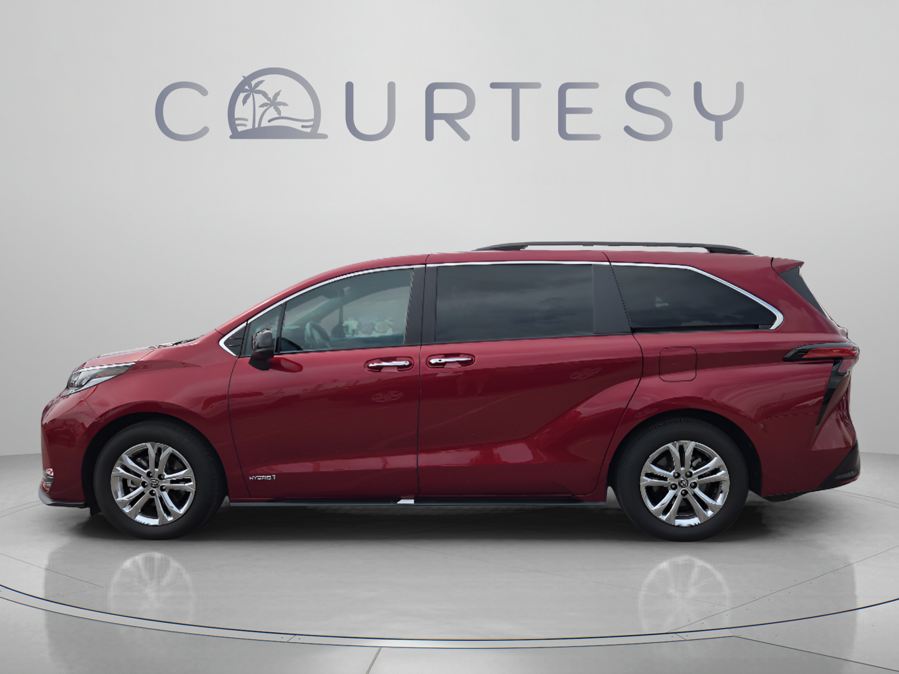 Certified 2021 Toyota Sienna XSE AWD/4WD image 2