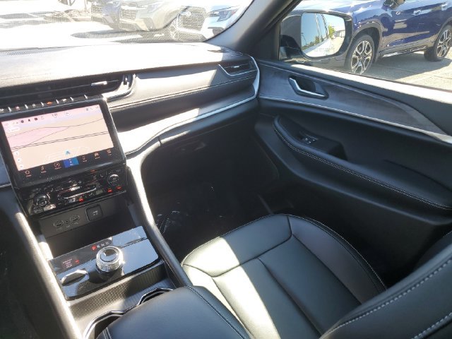 Certified 2024 Jeep Grand Cherokee Limited w/ Black Appearance Package AWD/4WD image 26