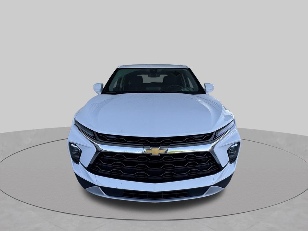 Used 2024 Chevrolet Blazer LT FWD image 3