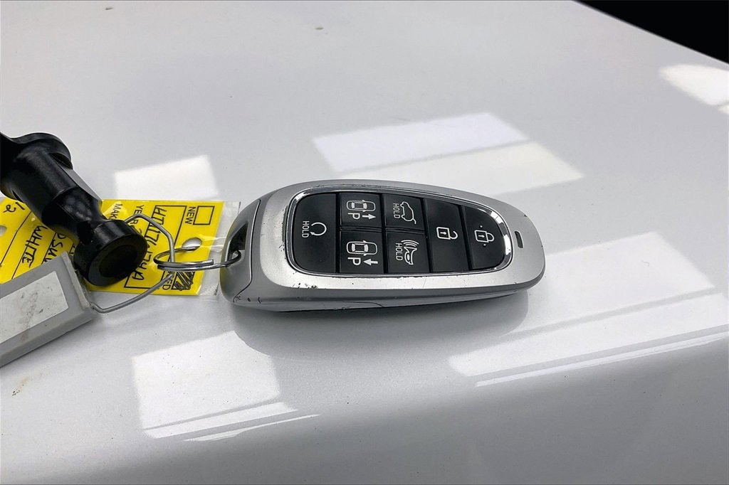 Used 2021 Hyundai Santa Fe Limited w/ Cargo Package image 10
