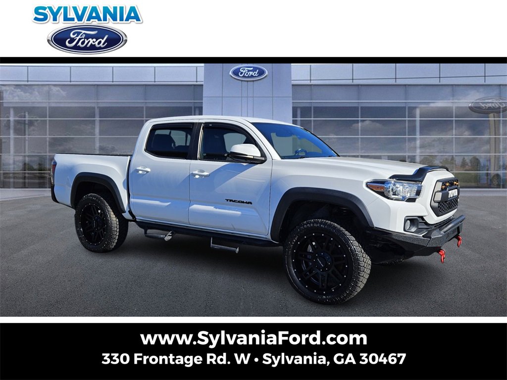 Used 2020 Toyota Tacoma TRD Off-Road image 1