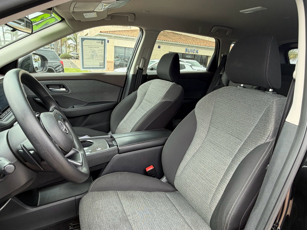 Used 2023 Nissan Rogue SV FWD image 9