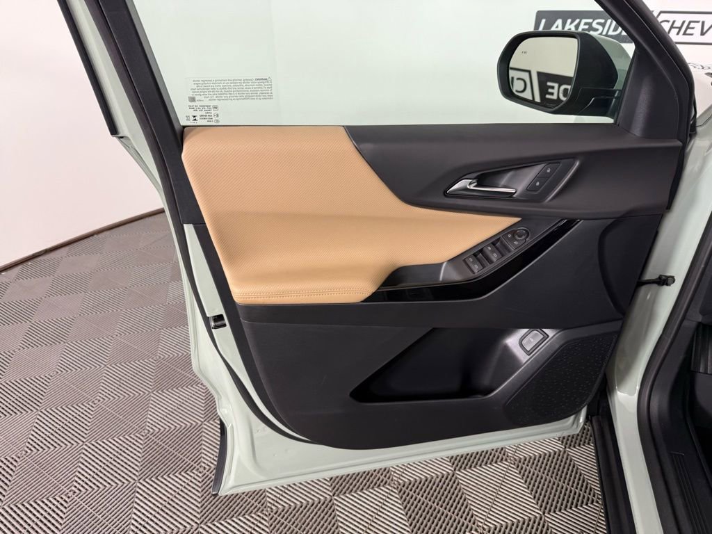 New 2026 Chevrolet Equinox ACTIV w/ LPO, Floor Liner Package image 13