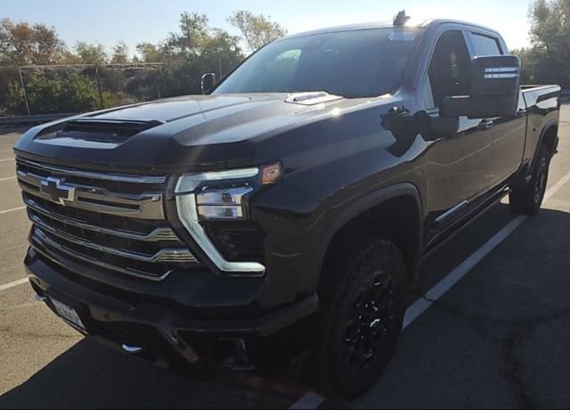 Used 2024 Chevrolet Silverado 2500 High Country w/ Midnight Edition image 3