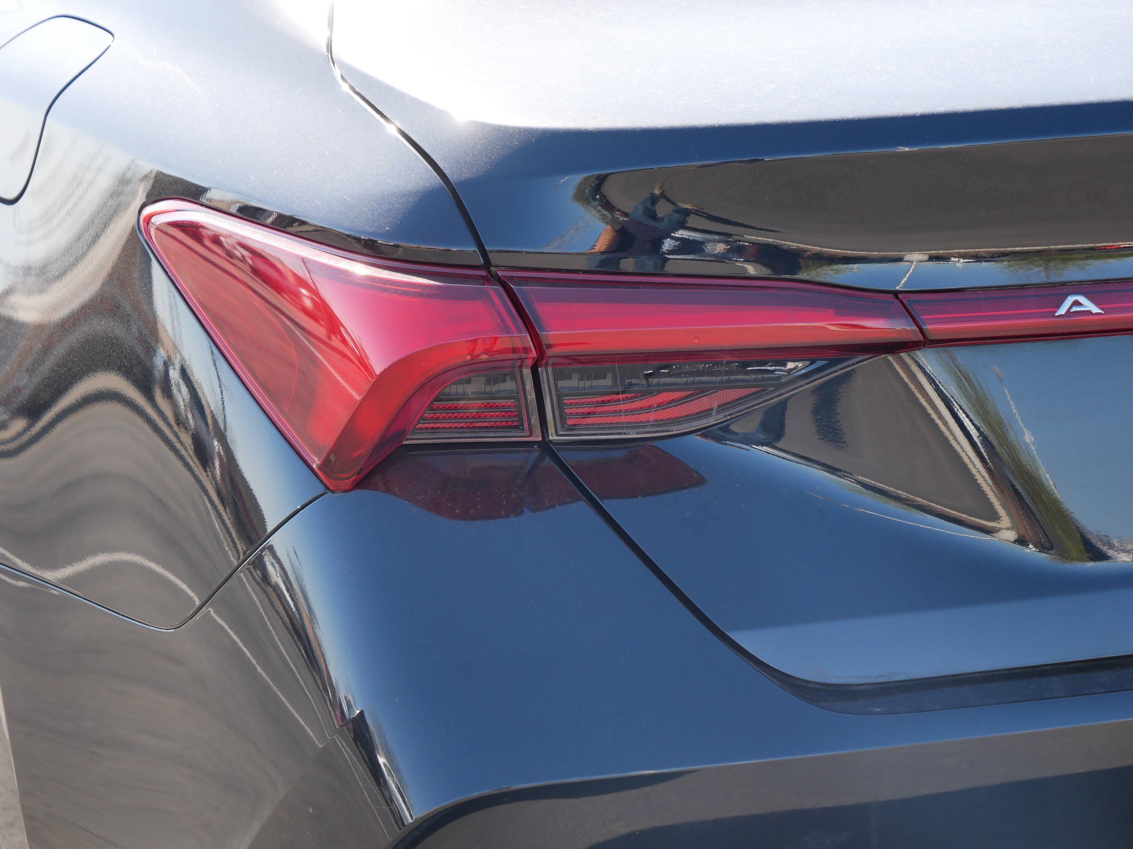 Used 2020 Toyota Avalon XLE FWD image 17