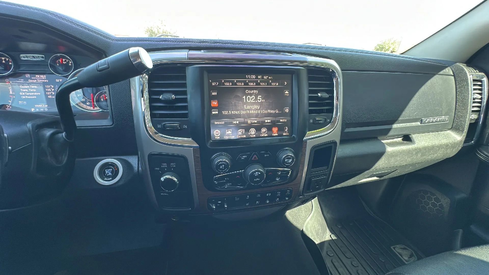 Used 2016 RAM 2500 Laramie w/ Convenience Group AWD/4WD image 15