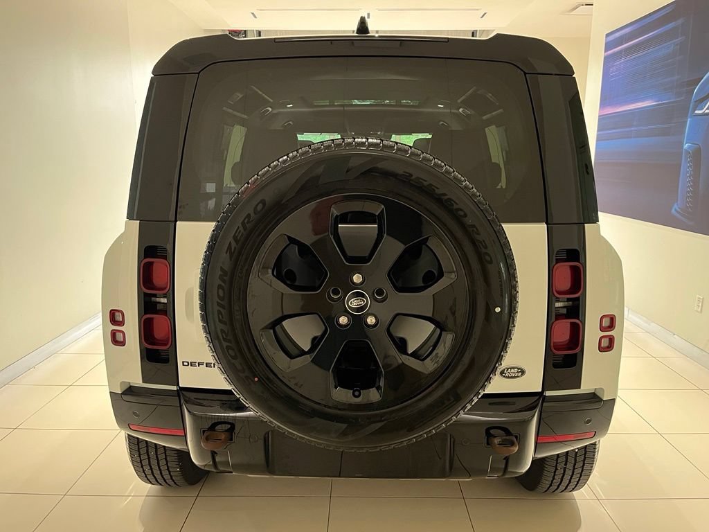 Used 2022 Land Rover Defender 110 X-Dynamic SE AWD/4WD image 9