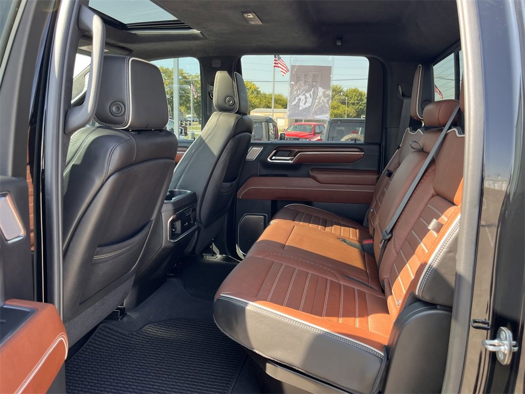 Used 2024 GMC Sierra 3500 Denali Ultimate image 25