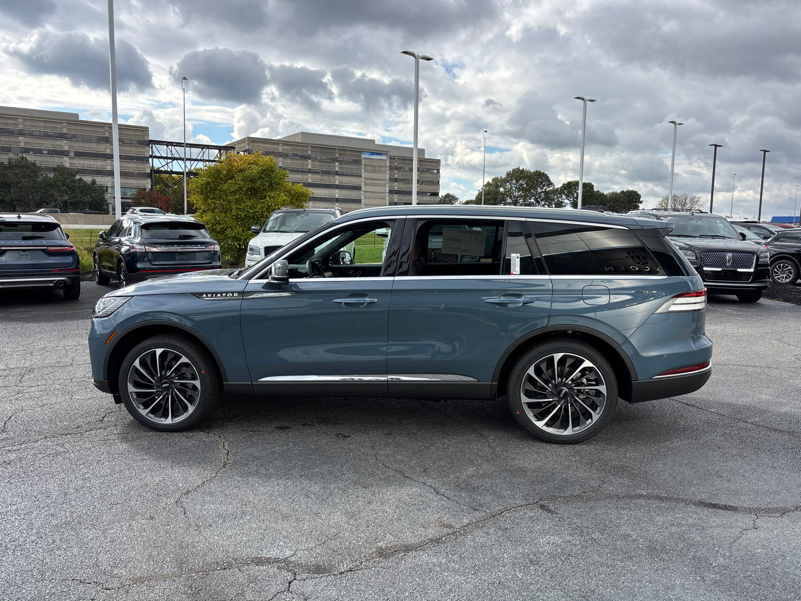 New 2026 Lincoln Aviator Reserve image 4