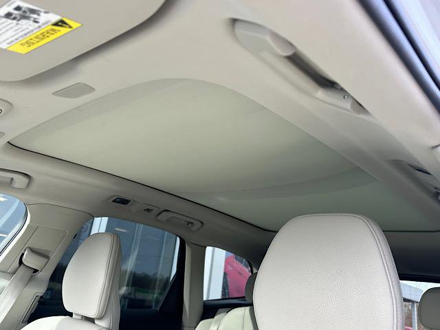Used 2021 Volvo XC60 T5 Momentum w/ Premium Package image 19