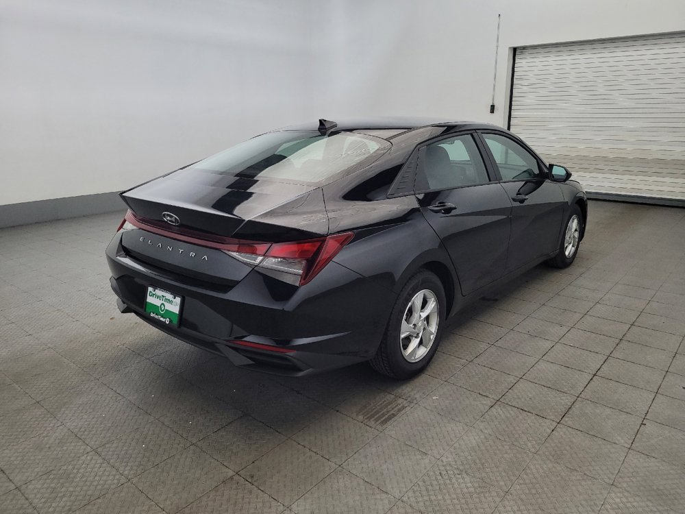 Used 2023 Hyundai Elantra SE FWD image 9