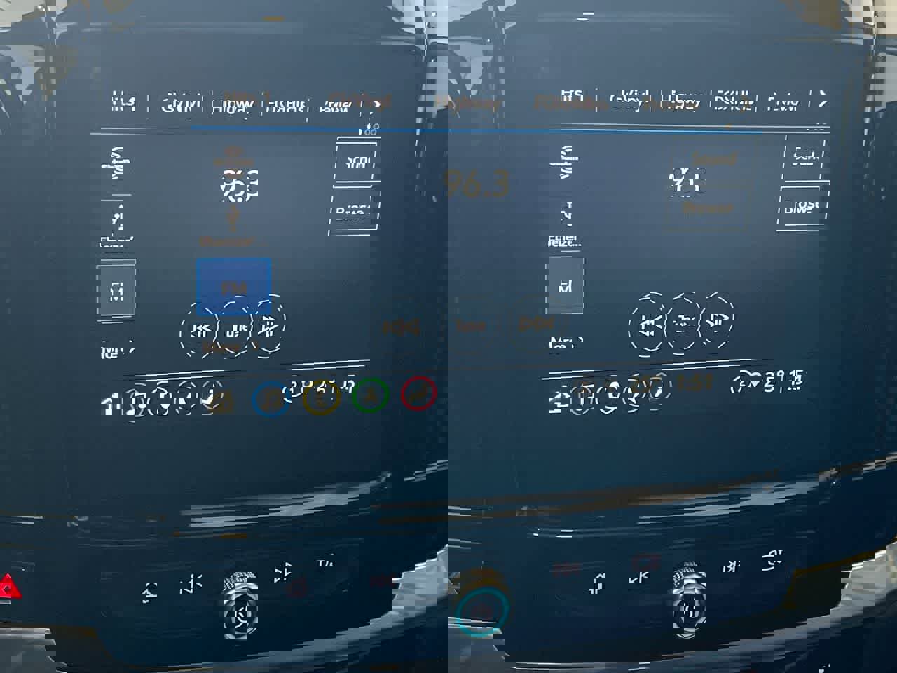 Used 2023 Chevrolet Traverse High Country w/ LPO, Floor Liner Package image 16