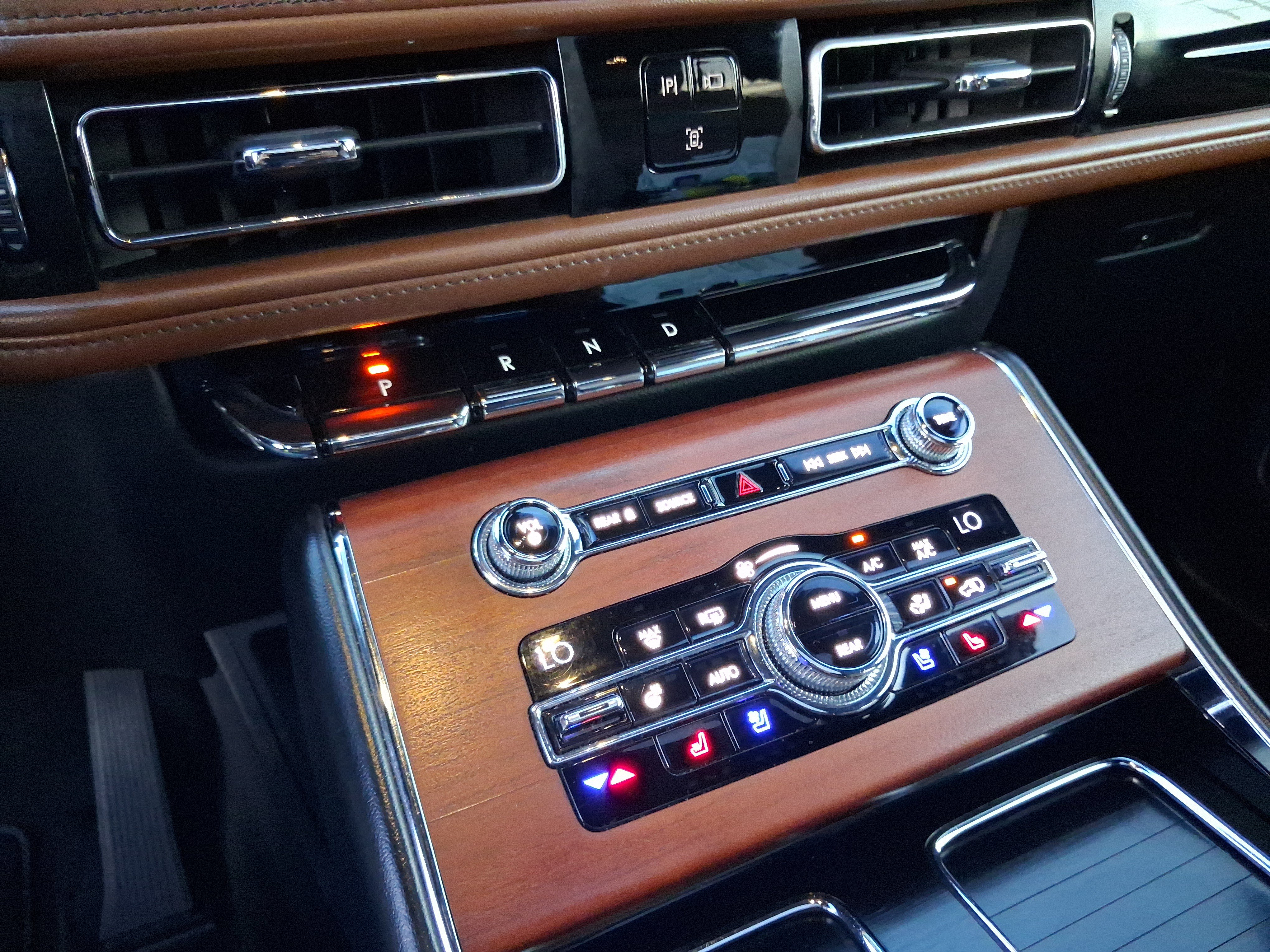 Used 2020 Lincoln Aviator Reserve w/ Equipment Group 201A RWD image 21