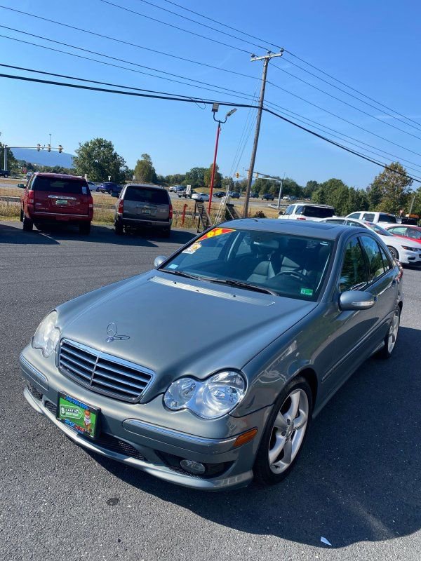 Used 2005 Mercedes-Benz C 230 Sedan image 4